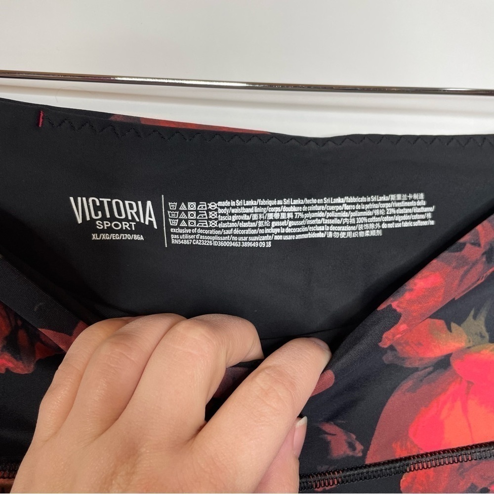 Victoria’s Secret Sport Floral Leggings Size Xlarge - Picture 3 of 4